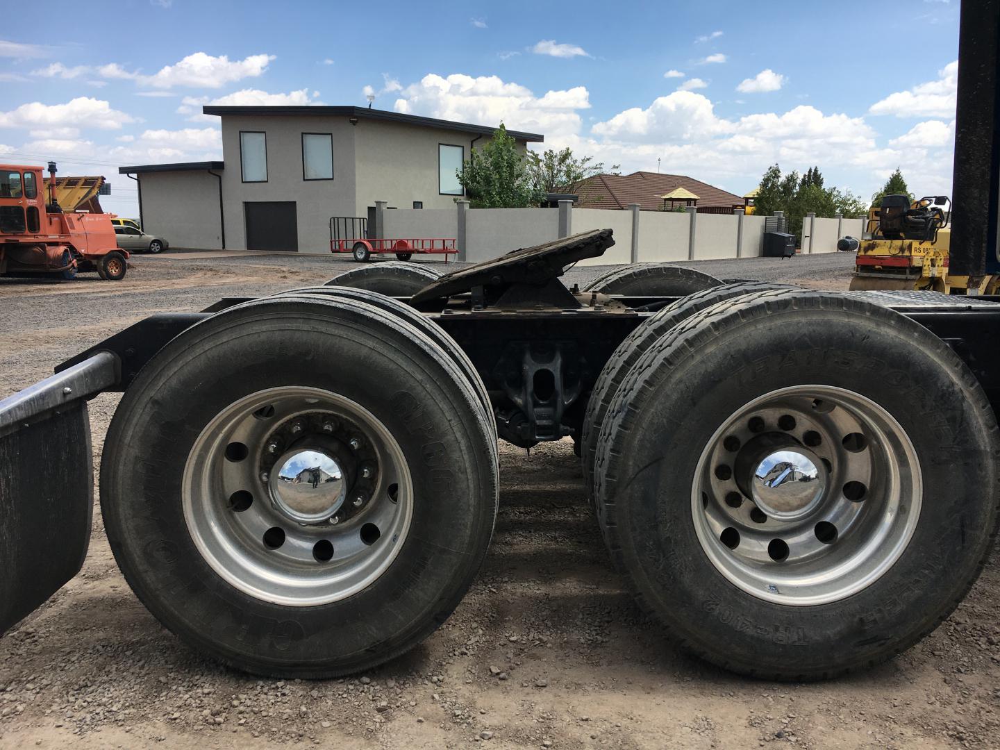 ./imagenes/INVOICE/2019/16958/TRACTOCAMION KENWORTH T680 (4).JPG